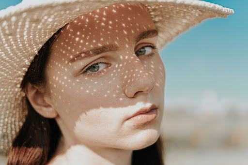 How to Take Care of Your Skin When You’re Out in the Sun